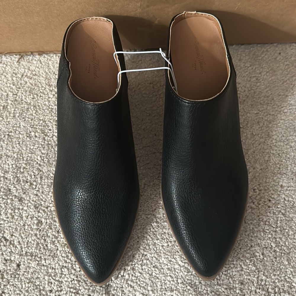 Universal Thread Women’s bootie - Picture 3 of 3